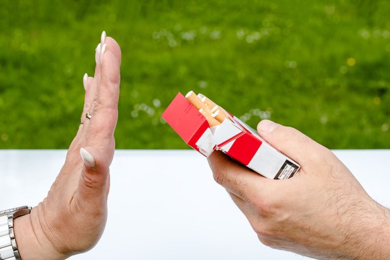 Рост нелегального табака происходит за счет легальных табачных заводов